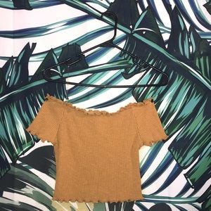 Off the shoulder lettuce top ribbed